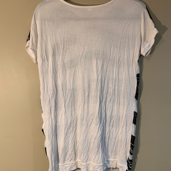 Black white stripe shirt - Picture 2 of 3